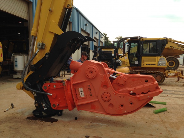 http://www.npkce.com/media/2518/npk-u31jr-concrete-pulverizer-on-komatsu-excavator-commercial-demolition-4.jpg