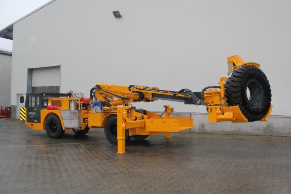 Universa 50-2 Tire Handler