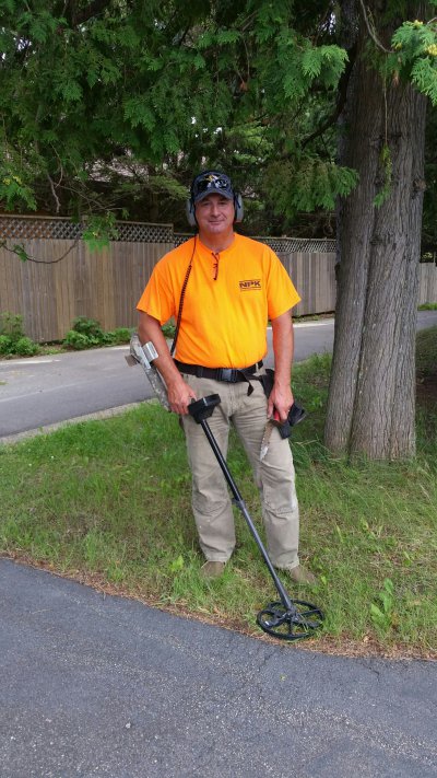 Jamie Wright - taking time to enjoy his metal detecting hobby!