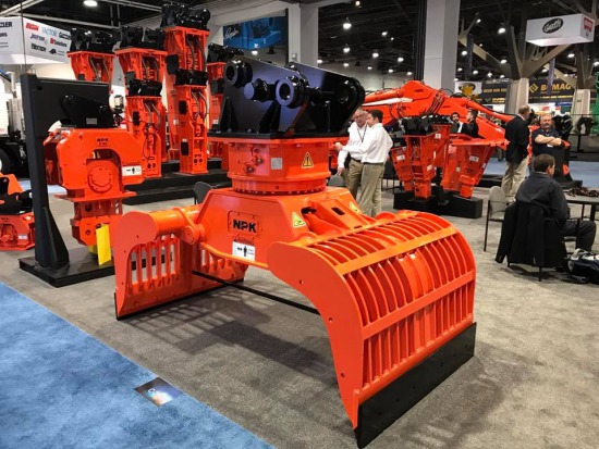 DG-40 demolition & sorting grab at NPKCE's booth at ConExpo 2017