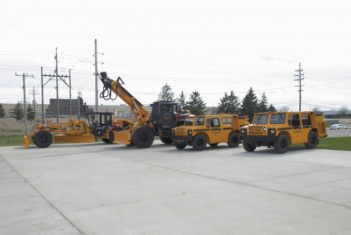 Paus PG10 grader, 1253 mining scaler, and two MinCa 5.1 utility vehicles-personnel carriers (1)