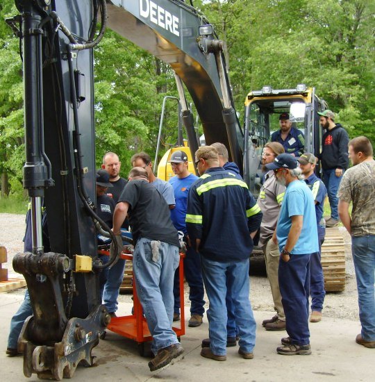 June 2018 NPK Service Conference - talking excavator hydraulic kit